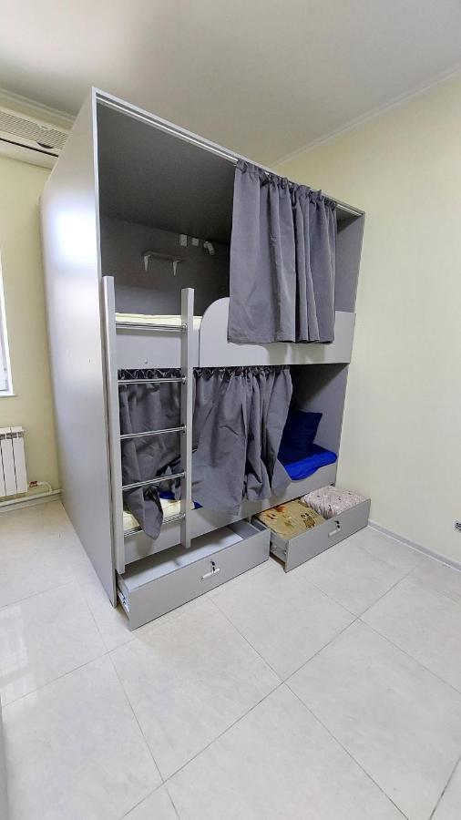 Check Inn Hostel Almaty Bagian luar foto