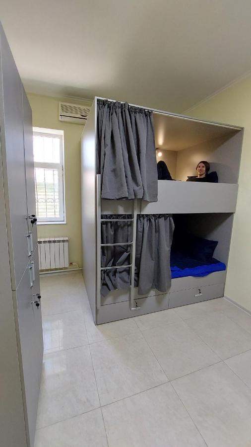 Check Inn Hostel Almaty Bagian luar foto