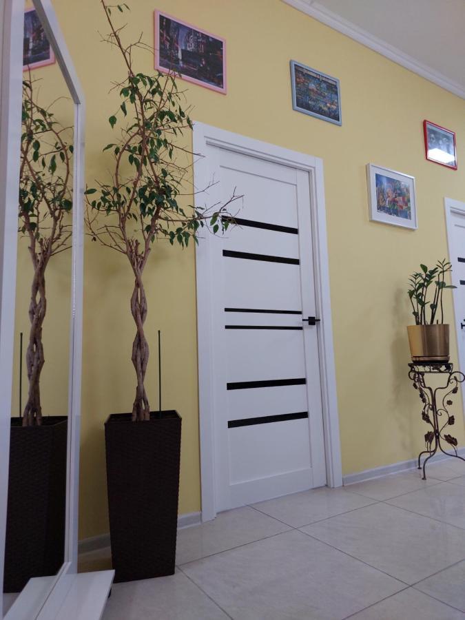 Check Inn Hostel Almaty Bagian luar foto