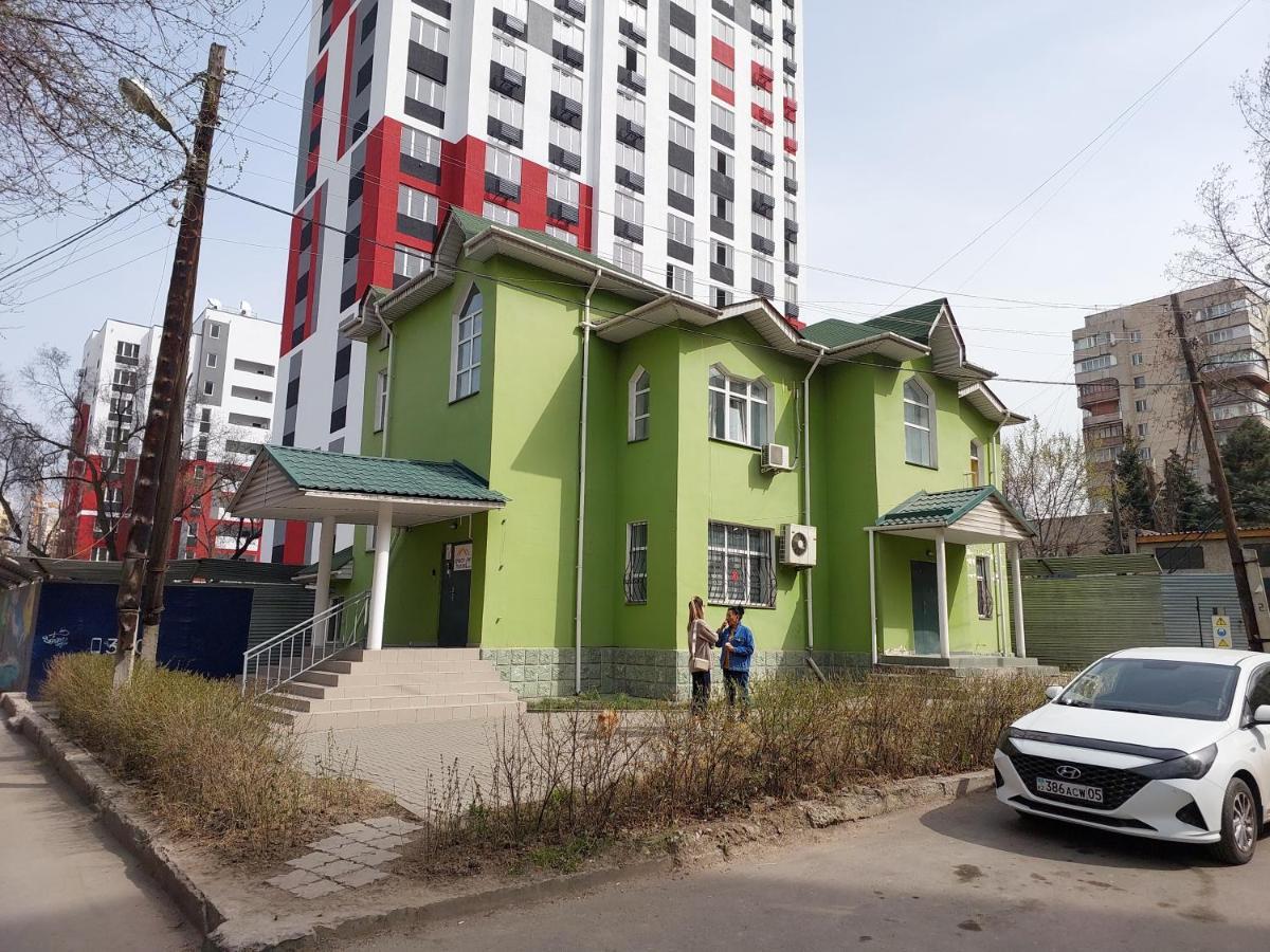 Check Inn Hostel Almaty Bagian luar foto