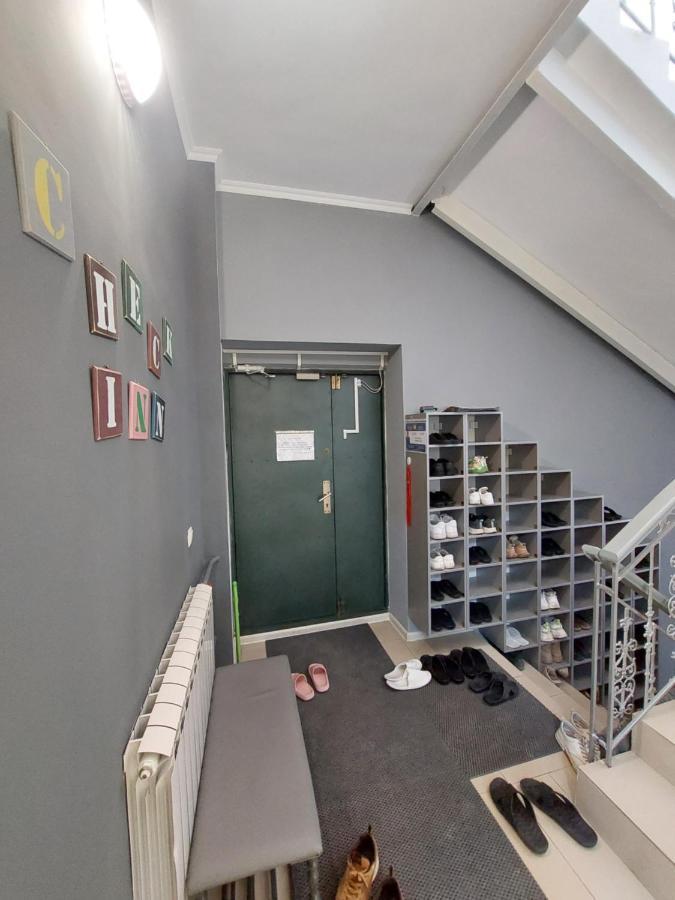 Check Inn Hostel Almaty Bagian luar foto
